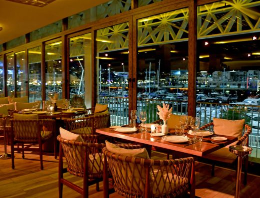 Salle du restaurant Nommos Tanger