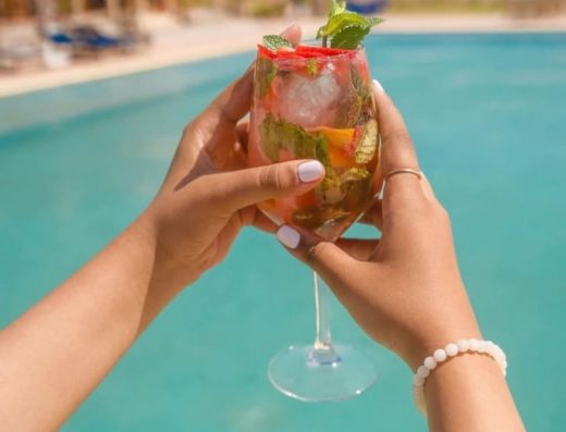 Accès piscine + déjeuner ou diner dans le désert d’agafay
