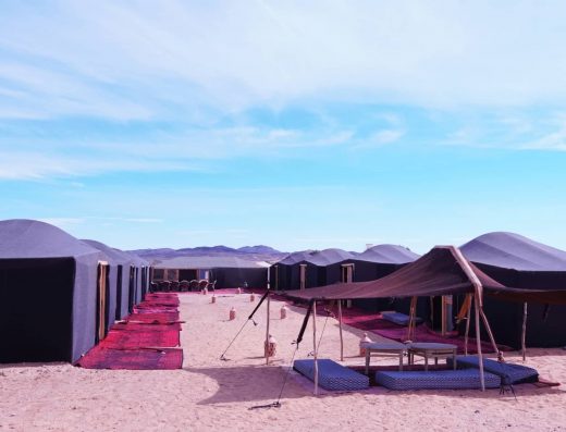 Bivouac berbère dnas le désert du sahara